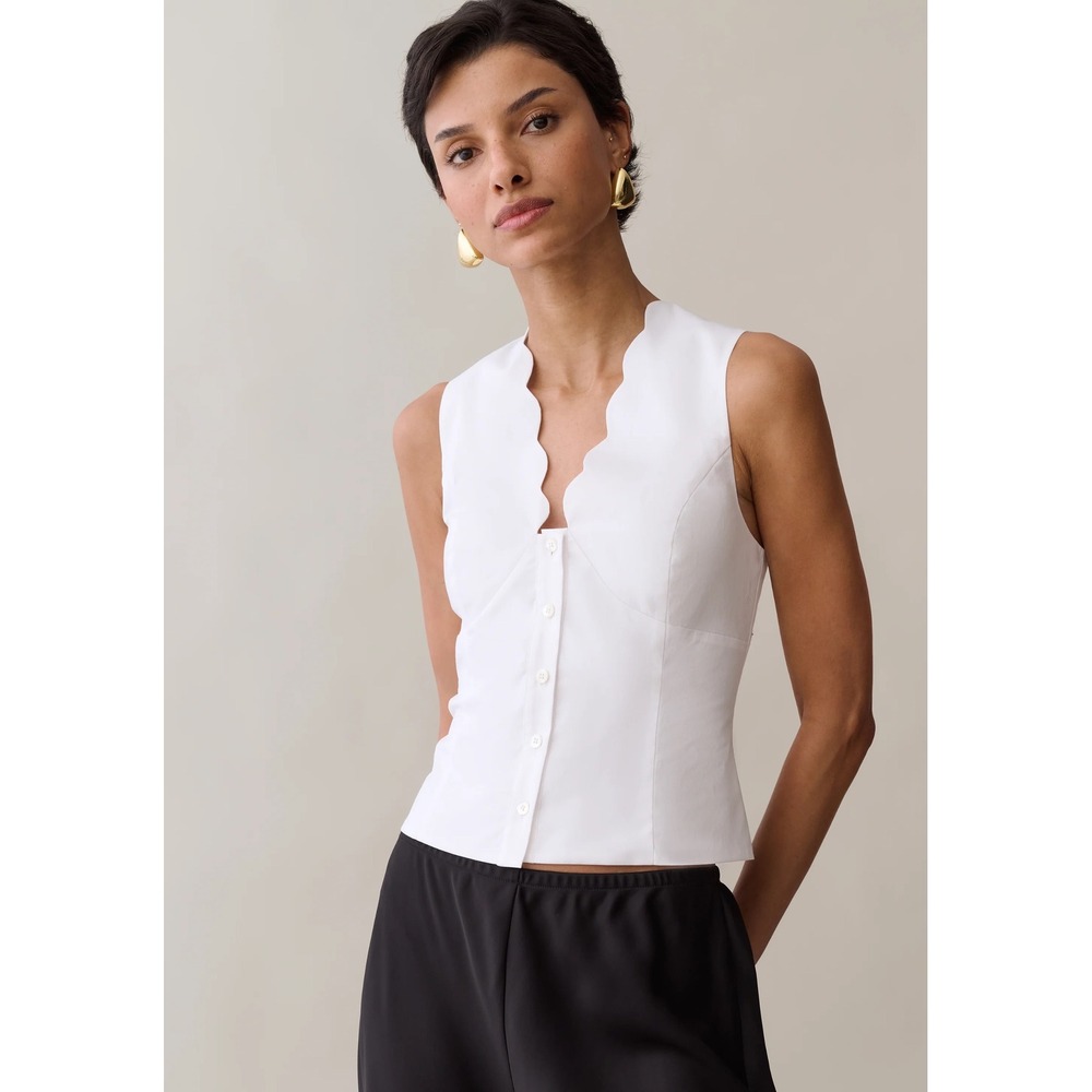 Kourt Mayci Women's White Scalloped Neckline Button Front Tailored Vest Top XS